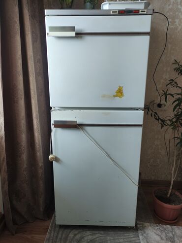 Холодильник Biryusa, Б/у, Двухкамерный, De frost (капельный), 58 * 145 * 60