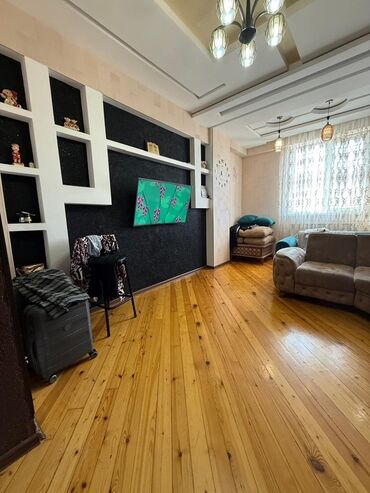 Sifarişlə qonaq dəstləri: Satılır: mənzilin geniş zalı və dəhlizi üçün nəzərdə tutulmuş daxili — 4