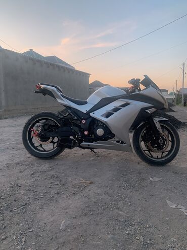 мотоцикл старый: Спортбайк Kawasaki, 400 куб. см, Бензин, Взрослый, Б/у
