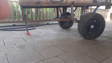 Qoşqular: Bu, əsasən metal çərçivədən və taxta yan divarlardan ibarət qoşqudur -da lalafo.az — 9 Qoşqular: Bu, əsasən metal çərçivədən və taxta yan divarlardan ibarət qoşqudur — 9