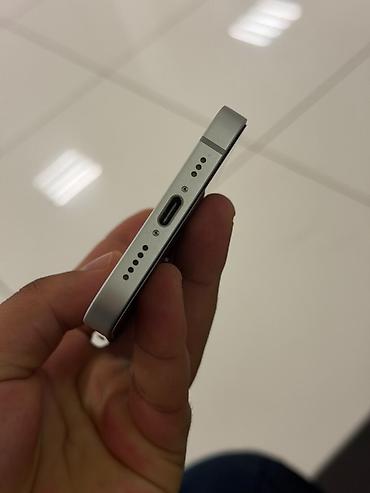 apple ipad 2: IPhone 16e, 128 GB, Gümüşü, Simsiz şarj, Face ID, Sənədlərlə — 4
