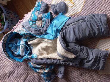 Верхняя одежда: Зимний комбинезон детский с утеплённым подкладом(его можно