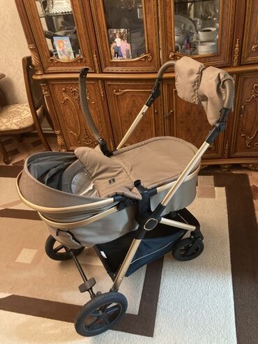 Araba-beşiklər: Çıxarıla bilən beşikli araba, Yaş: <1 ay — 4