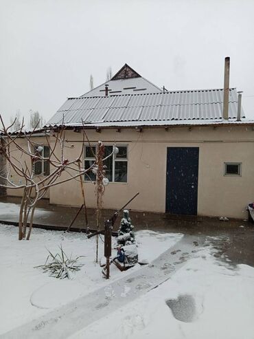 продается дом аламедин базар: Полдома, 50 м², 3 комнаты, Агентство недвижимости, Евроремонт