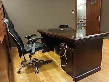 stolüstü ofis dəsti: Ofis mebeli dəsti – rəhbər masası və kreslo - Korpus: tünd ağac — 1