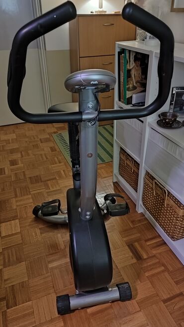 Sobni bicikli: Sobni bicikl AB Fit – kompaktni kardio trenažer za kućni trening za — 9