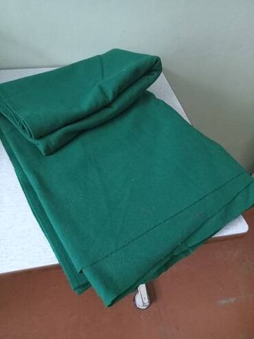 сукно для бильярдного стола: Отрез зеленого сукна 3,0 м, ширина 1,4 м. Можно применить для