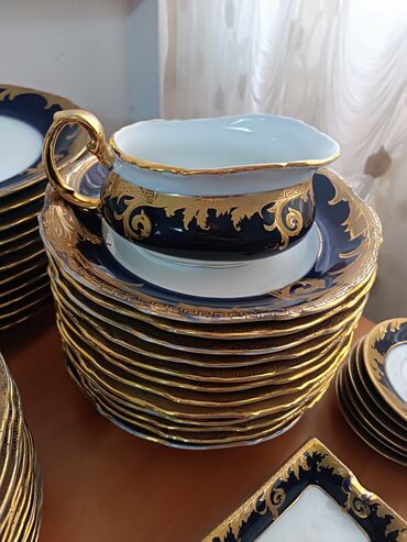 Наборы посуды: Роскошный сервиз из тонкого фарфора с кобальтовой глазурью и богатым — 2