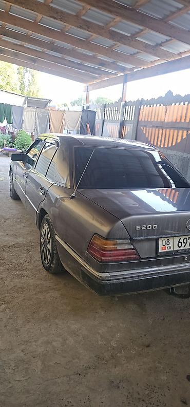 2 4 д: Mercedes-Benz W124: 1992 г., 2 л, Механика, Бензин, Седан — 2