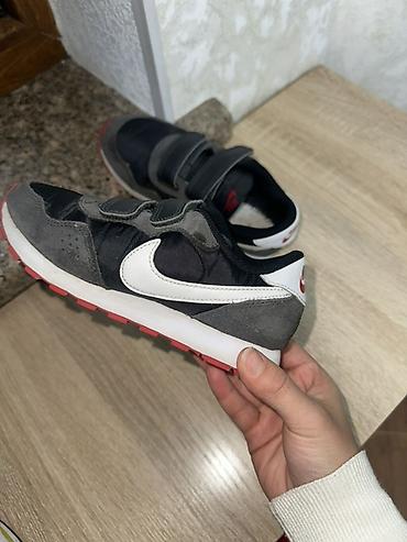 кожанные кеды: Детские кроссовки Nikeоригинал(модель в ретро-стиле). - Размер — 1