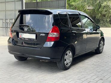 срочно продать машину: Honda Fit: 2003 г., 1.5 л, Вариатор, Бензин, Хэтчбэк