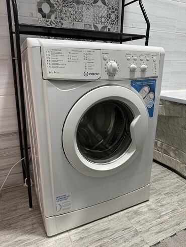 Стиральные машины: Стиральная машина Indesit, Б/у, Автомат, До 6 кг