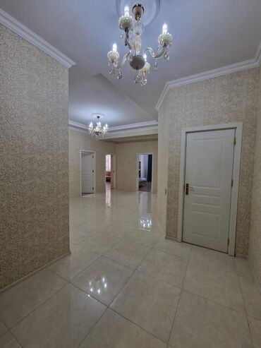 Aş qazanı: Ceyranbatan, 4 otaqlı, Köhnə tikili, 175 kv. m
