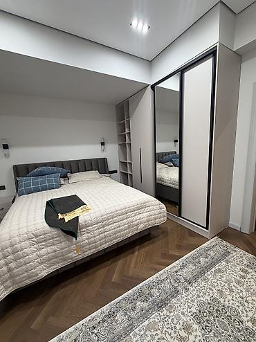столы и шкафы для офиса: 3 комнаты, 94 м², 12 мкр Элитка, 5 этаж, Дизайнерский ремонт — 9
