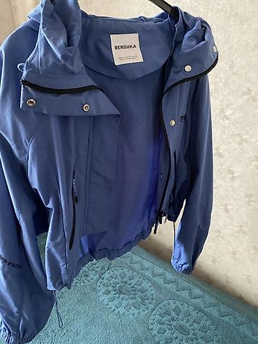 Üst geyimi: Vetrovka kurtka, Bershka, S — 2