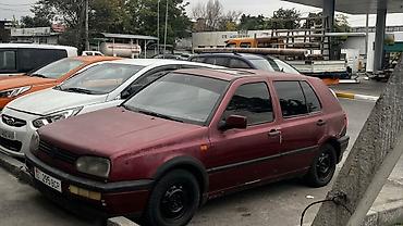 Volkswagen Golf: 1995 г., 1.6 л, Механика, Бензин, Хэтчбэк