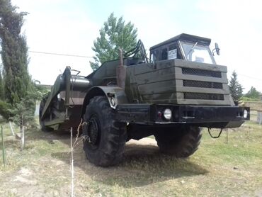 Kommersiya nəqliyyat vasitələri: Traktor 1997 il, motor 8 l, Yeni