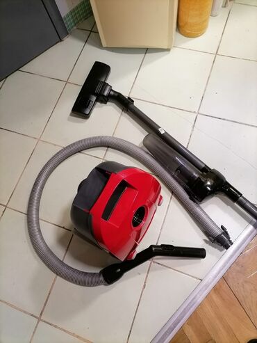 Klasični usisivači: Usisivač SAMSUNG 1600W na papirnu kesu i dodatkom na cevi za finu — 9