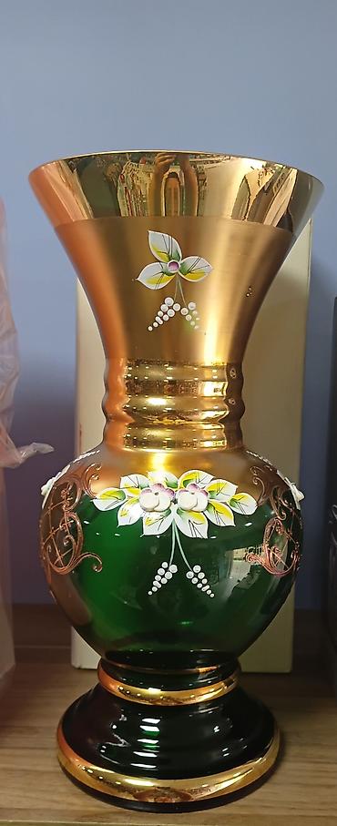 guldanda gul: Bir vaza — 3
