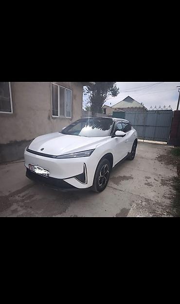 eado ev: Электромобиль кроссовер (белый, черная крыша) - Кузов: компактный — 2