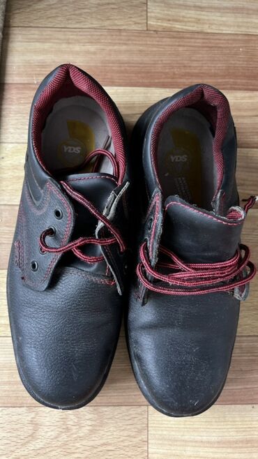 босоножки на тракторной подошве с каблуком: Məhsul: YDS iş ayaqqabısı 1 defe geyinilib - Rəng: qara, qırmızı