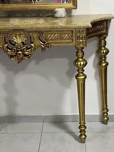 ikea ormaric: Stilska konzola i ogledalo – Dobro stanje 🌟 Dimenzije konzole — 8
