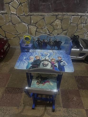 Uşaq üçün elektrik maşınları: Uşaq maşınları satılır.Sürülməyib deyə akumlyatoru yayıb.Qiymətini — 9