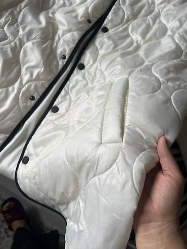 Демисезонные куртки: Стёганая куртка-жакет - Цвет: молочный (айвори) с контрастной чёрной — 4