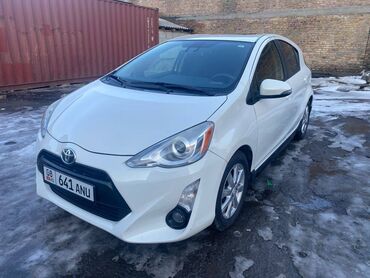 Toyota: Toyota Prius: 2017 г., 1.5 л, Автомат, Гибрид, Хэтчбэк