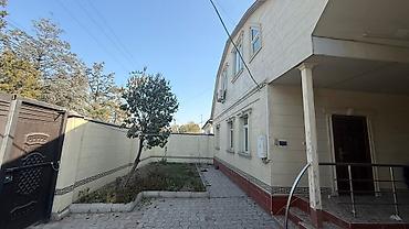 Дома: Продаётся просторный частный дом с закрытым двором и высоким забором — 4