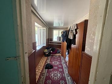 Продажа коттеджей и домов: Продаётся дом с большим двором и хозяйственными постройками. Основные — 6