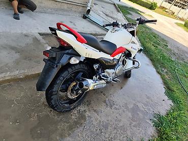 мото 300: Мотоцикл Suzuki GSR 250 (Inazuma) в стиле naked. Мотоцикл в хорошем — 8