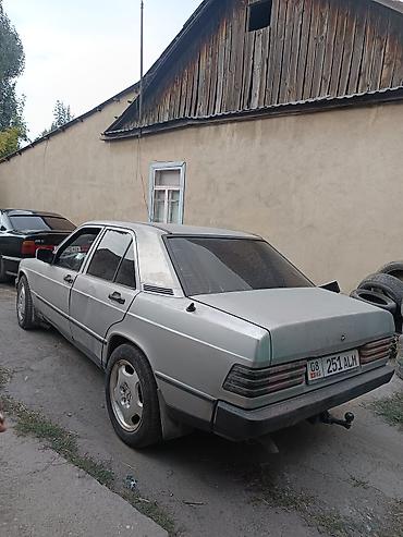 а 190: Mercedes-Benz 190: 1989 г., Механика, Седан — 4