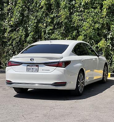 бетоно контакт: Lexus ES: 2020 г., 2.5 л, Вариатор, Гибрид, Седан — 4
