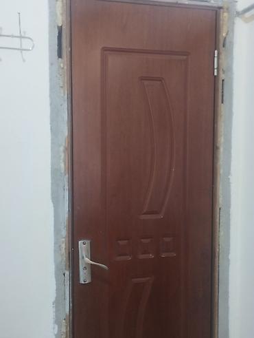 Daxili otaq qapısı – tünd qəhvəyi rəngdə, taxta teksturalı dekor lalafo.az -da Daxili otaq qapısı – tünd qəhvəyi rəngdə, taxta teksturalı dekor