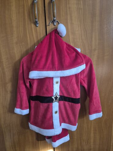 Ostala dečija odeća: 2 vrste komplet odelca za Deda Mraza. 1. Plišana pidžamica i — 12