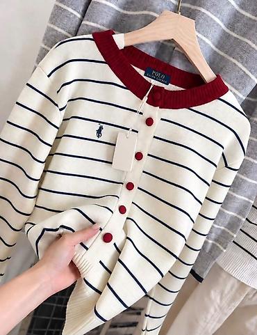 pull and bear: Najtrazeniji Polo dzemperi dostupni 
S M L
3600 din — 3