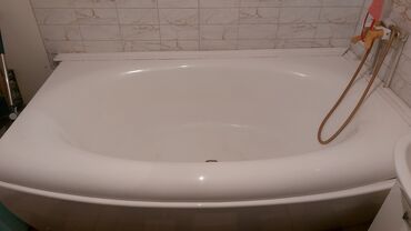 ванна акриловая: Ванна Овальная, Акрил, Б/у