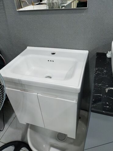 Ремонт и строительство: Ağ rəngli keramika lavabo, iki qapılı şkafla birlikdə təklif olunur