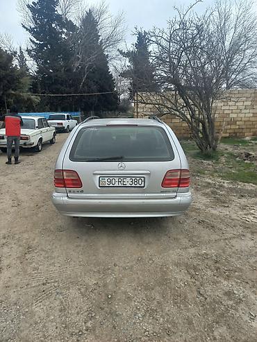 Mercedes-Benz: Mercedes-Benz E 240: 2.4 l | 2000 il Universal — 3