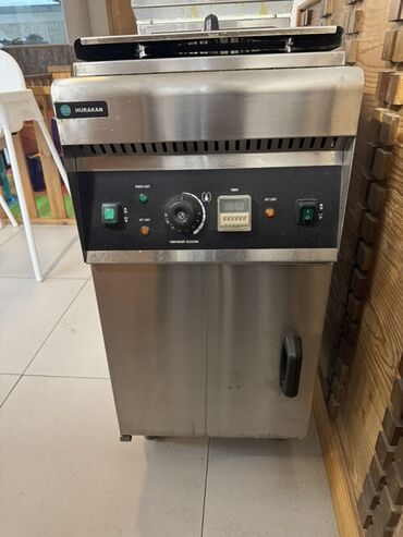 оборудование для мороженое: Профессиональная электрическая фритюрница Hurakan (напольная) -