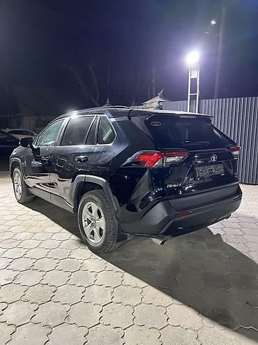 Toyota: Toyota RAV4: 2021 г., 2.5 л, Автомат, Бензин, Кроссовер — 5