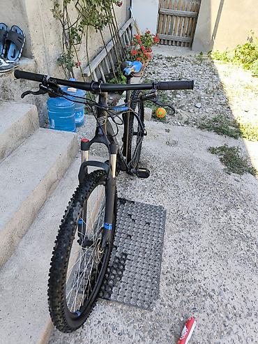 isma tornado 9.7 carbon: Dağ velosipedi – STARK (model üzərində “Slick/27.5 və “Stark” yazıları — 2