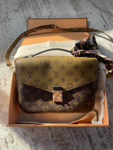 Классические сумки: Сумка Louis Vuitton Pochette Métis Monogram Продам оригинальную сумку — 1