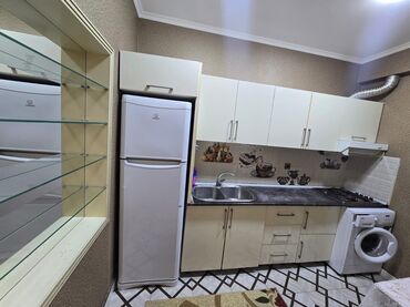 Uzunmüddətli kirayə mənzillər: 8 Noyabr Ⓜ️ 17/10 mərtəbəsi Tam təmirli və Təmiz mənzilimiz ailələr — 6