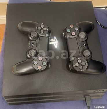 PS4 (Sony Playstation 4): Ps4 Pro 1 tb yaddas 2 orginal pult 4 disk ve 8 yazilma oyun ile