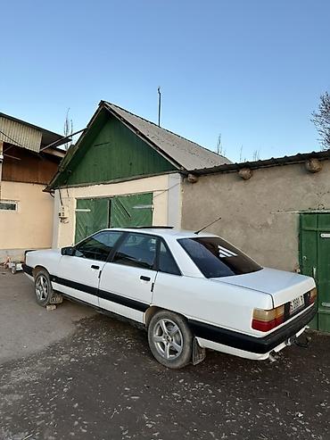 аварийная пассат: Audi 100: 1988 г., 1.8 л, Механика, Газ, Седан — 2