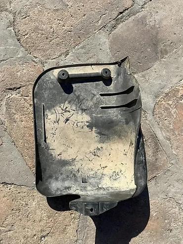 karburator golf 2 1.6 benzin: POKLOPAC PUMPE ZA GORIVO MERCEDES 124 190 BENZINAC | poklopac pumpe — 1