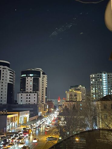 Köhnə tikili: Bakı, 4 otaqlı, Köhnə tikili, 100 kv. m — 20