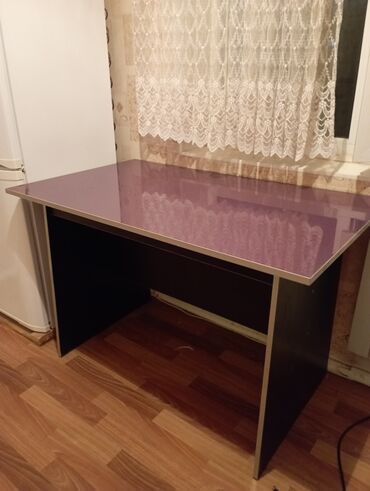 бу кухонные столы: Кухонный Стол, цвет - Фиолетовый, Б/у
